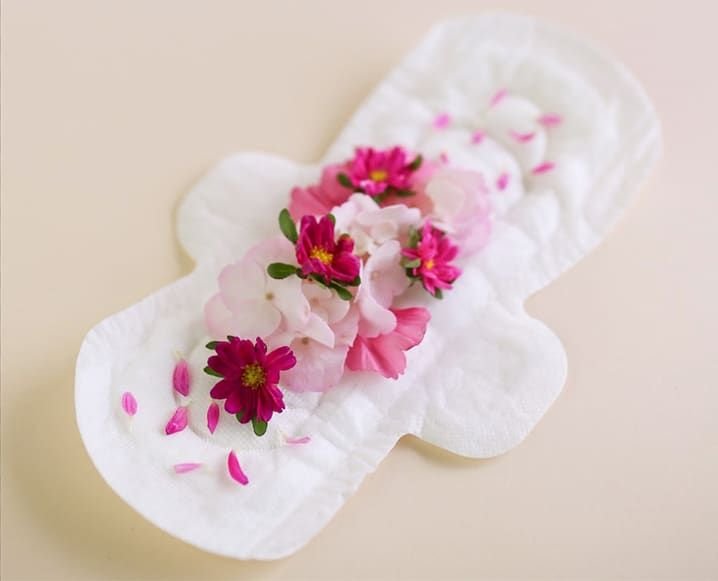 Top maternity pads manufacturer In Ahmedabad